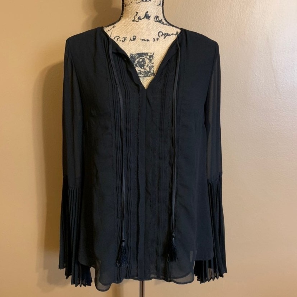 White House Black Market Black Flute & Pleated Sleeve Blouse